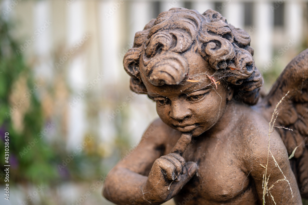 Naklejka premium statue of an angel
