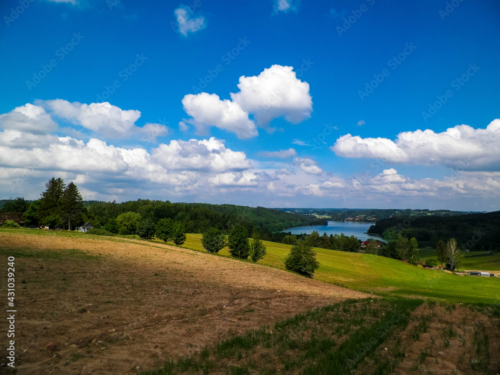 Obraz premium Beautiful view of Ostrzyckie Lake in Wiezyca Region, Poland