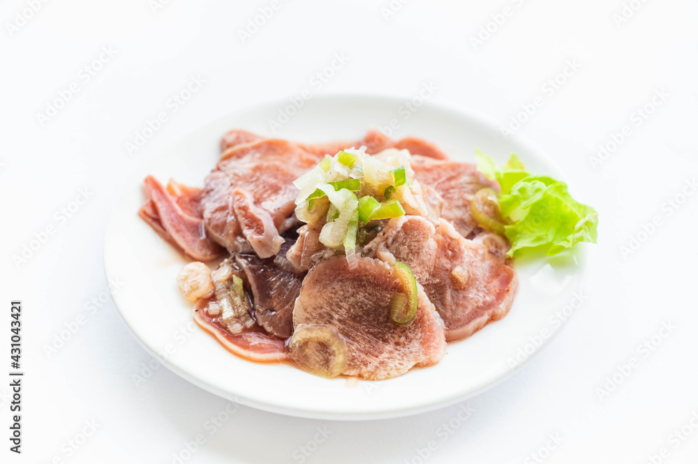 豚タンのネギ塩だれ 生 豚タンのネギ塩だれ 生