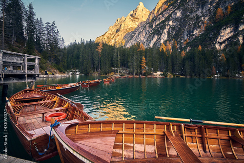 Tableau sur toile The beautiful Braies lake in late autumn with a little snow, Pearl of the Dolomi