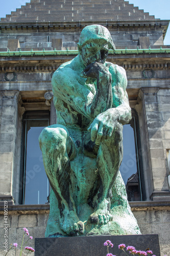 Grubleren (brood) Statue Ny Carlsberg Glyptotek (Museum for art) copenhagen Region Sjælland (Region Zealand) Denmark photo