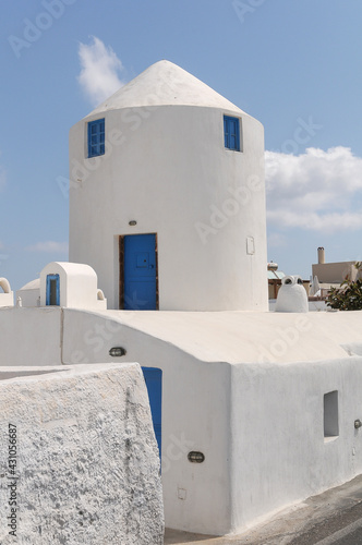 Blancas viviendas en la isla griega de Santorini