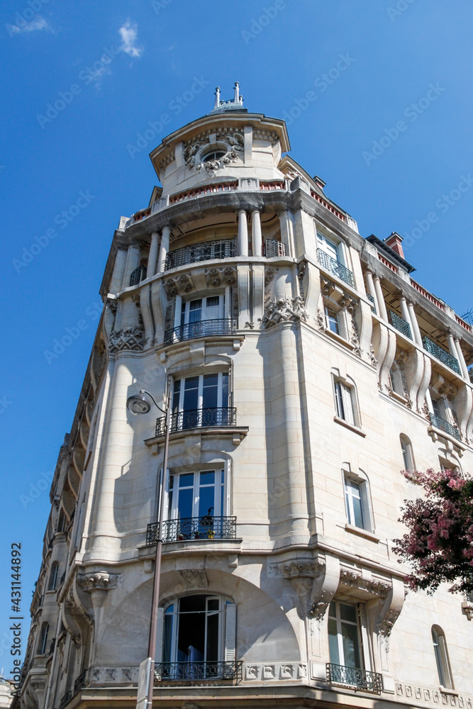 Immeuble ancien résidentiel à Paris