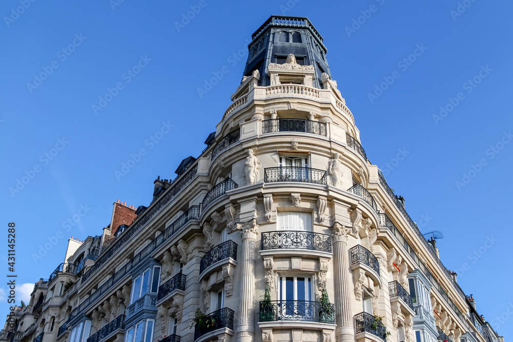 Immeuble ancien du quartier du Luxembourg à Paris