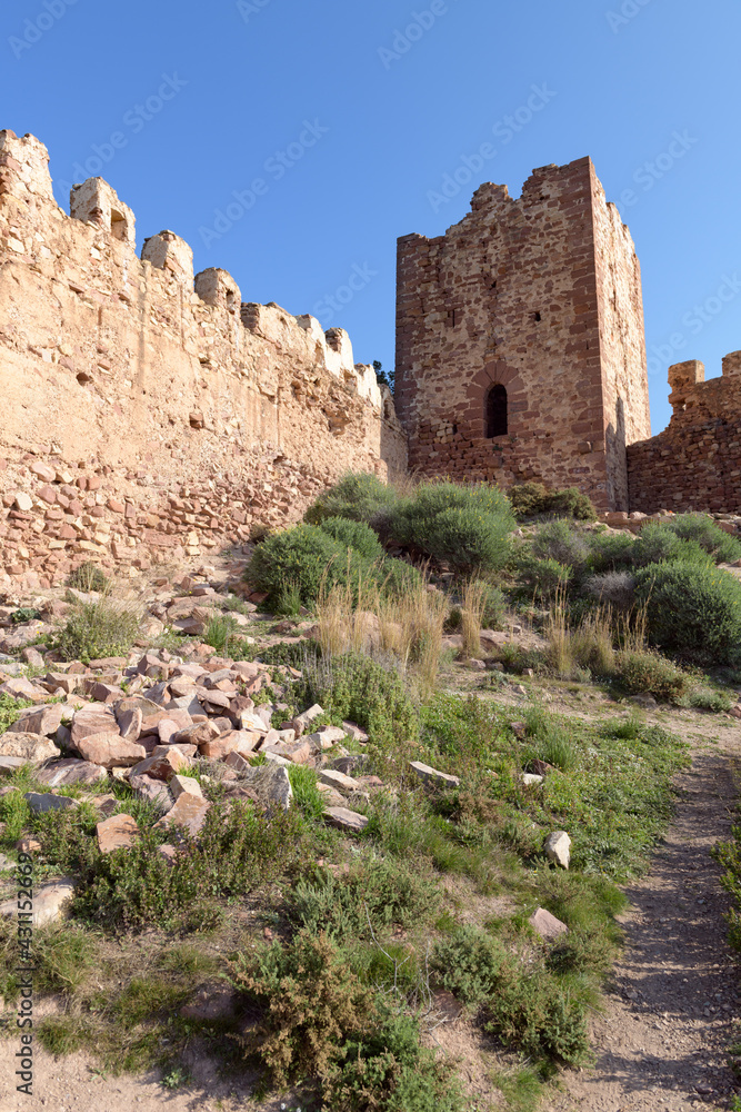 Ruinas del castillo de Serra, en la provincia de Valencia. Comunidad Valenciana. España. Europa Ruinas del castillo de Serra, en la provincia de Valencia. Comunidad Valenciana. España. Europa