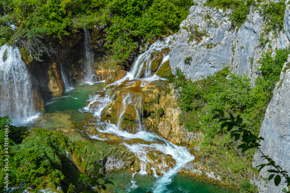 Fototapeta premium The Veliki Slap Waterfall in Plitvice Lakes National Park, Croatia
