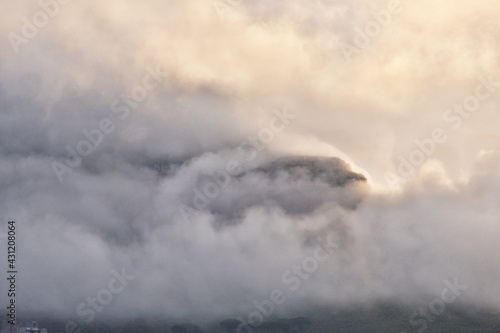 Tafelberg in Kapstadt unter Wolkendecke