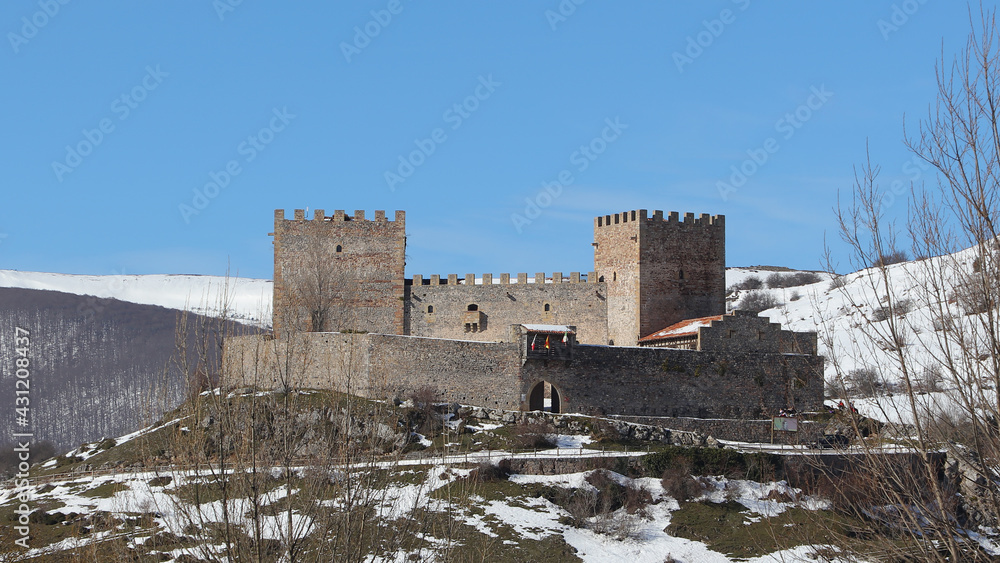 Castillo de Argüeso, Cantabria, España Castillo de Argüeso, Cantabria, España
