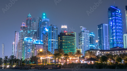 Dubai Marina Strand bei Nacht © Luckman