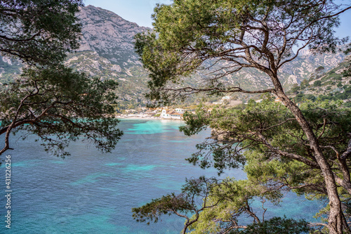 Parc national des calanques, Marseille, France. Calanque de Sormiou au printemps. 