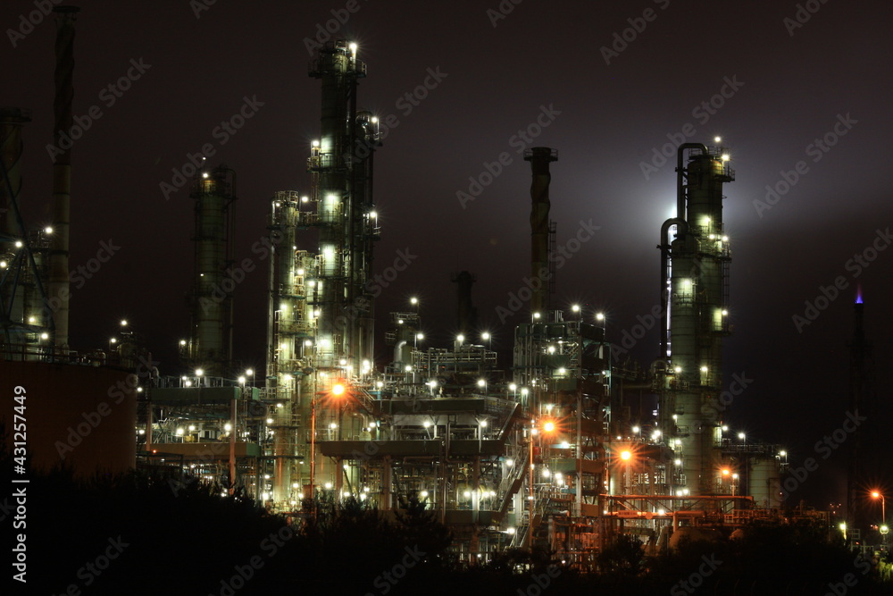 室蘭港工場地帯の点検灯に灯される夜景
