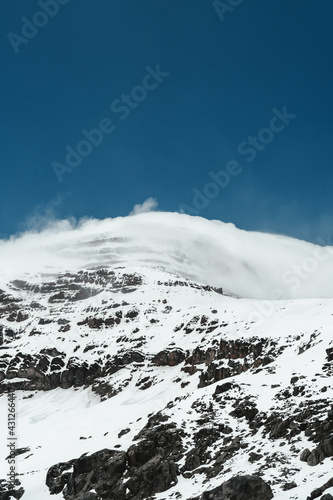 Cumbre Chimborazo con nubes