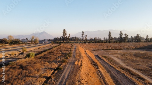 tracks in the field © Felipe