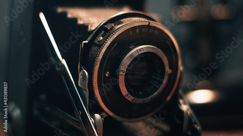 alte analoge Kamera © Leon