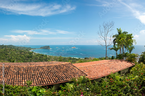 Canvas Print Roof house with view on the ocean close to Manuel Antonio National Park, Quepos,