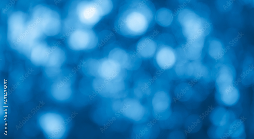 Obraz premium Blue and white bokeh abstract background