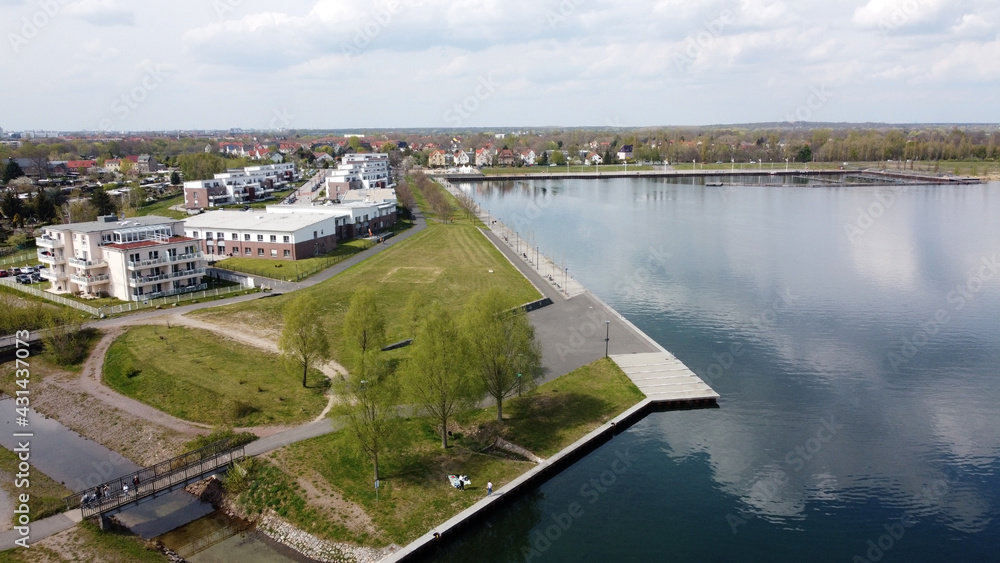 Fototapeta premium Blick von oben auf den Goitzsche See in Sachsen-Anhalt, Deutschland, Bitterfeld, 2021