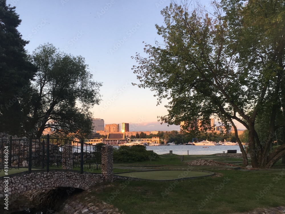 Fototapeta premium evening view of the city park 