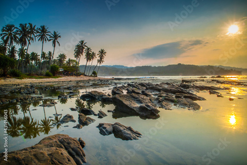 Fototapeta Naklejka Na Ścianę i Meble -  Sunrise at Sawarna Beach