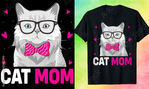 Cat mom .Vector Print T-Shirt Design