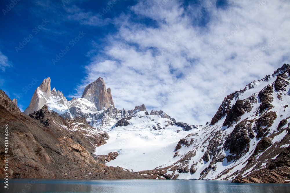 Obraz premium Mt. Fitz Roy with Laguna de Los Tres, Patagonia, Argentina
