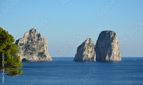 I famosi Faraglioni di Capri