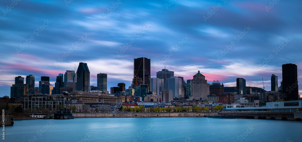 Fototapeta premium beautiful Montreal on a spring morning