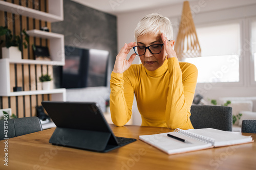 Tableau sur toile Working from home office, feeling nervous.