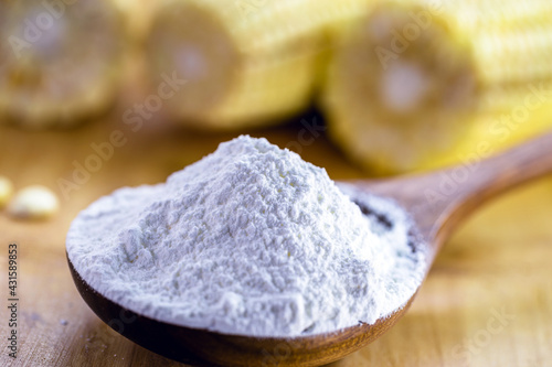 Foto Corn starch is the corn flour used in cooking to prepare creams, as a thickener