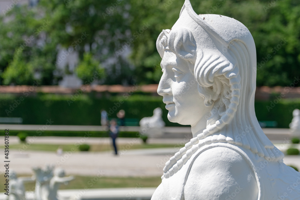 Fototapeta premium Statue in Belvedere, Wien