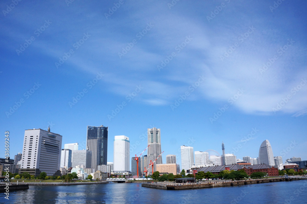横浜港大さん橋から見たみなとみらいの風景