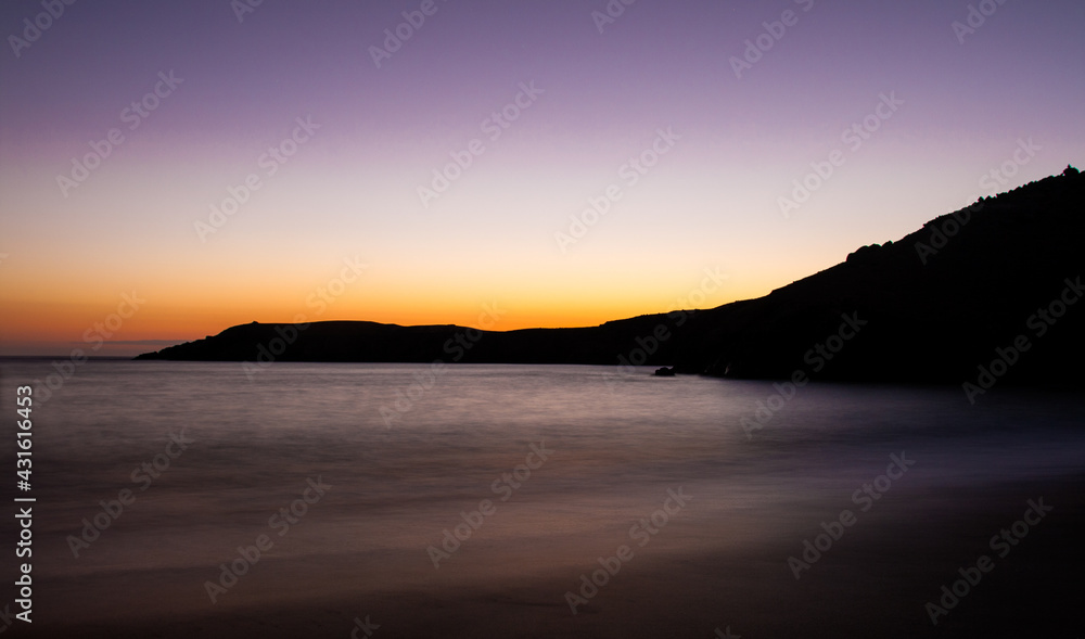 Sunset amarillo en la costa arequipeña