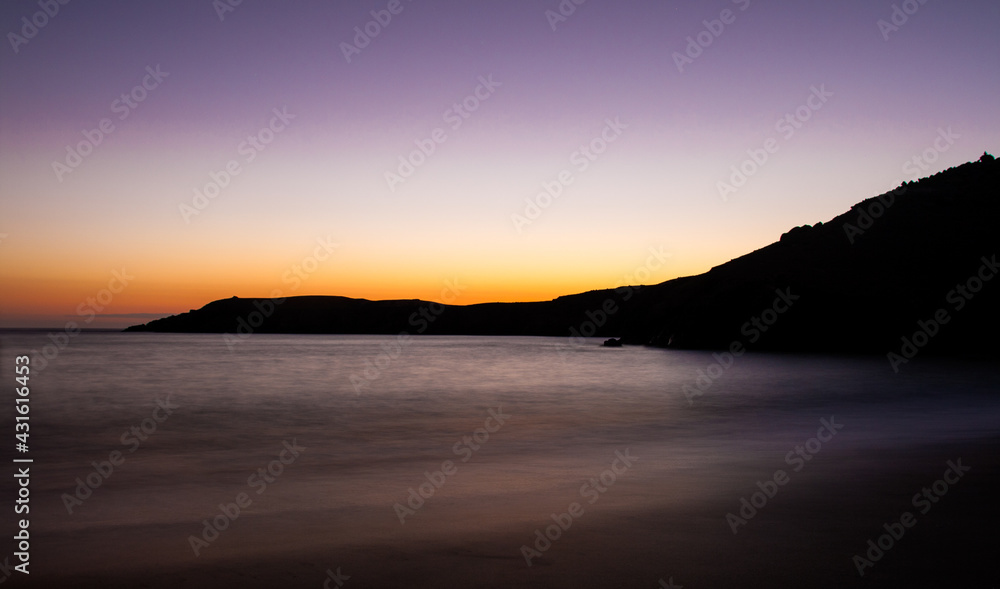 Sunset amarillo en la costa arequipeña Sunset amarillo en la costa arequipeña