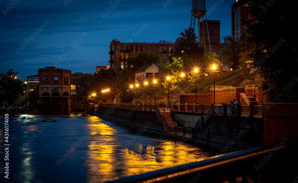 Fototapeta premium Night in the City on the River