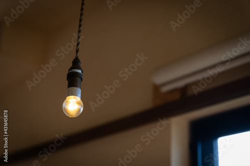 カフェの電球