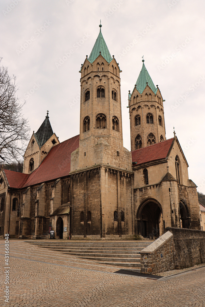 Freyburg (Unstrut); Stadtkirche St. Marien mit den Zwillingstürmen