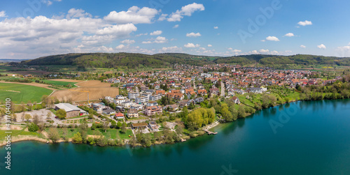Blick auf die Gemeinde Steißlingen mit dem Steißlinger See © Markus Keller