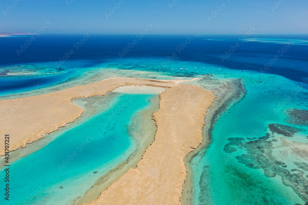 Obraz premium Top view of Tawila Island, Red Sea, Egypt