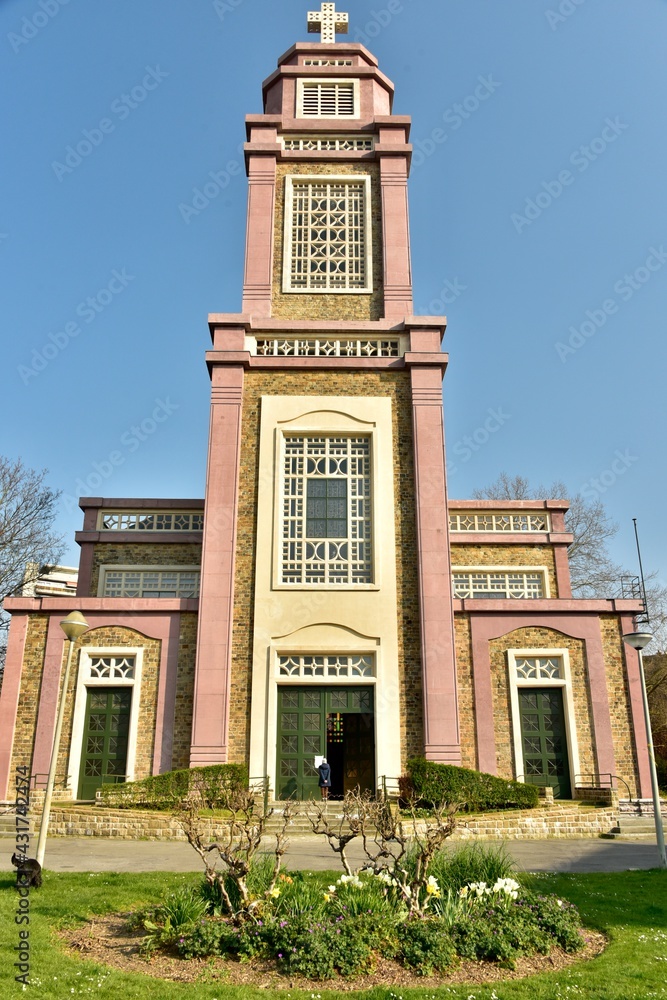 L'église Sainte Suzanne et son architecture Art Déco à Schaerbeek Stock