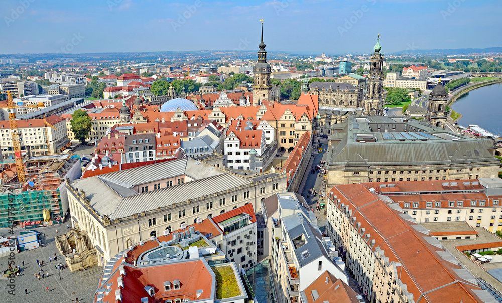 Obraz premium Dresden Altstadt Panorama Blick über die Dächer 