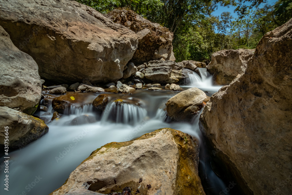 Cascadas de seda Cascadas de seda