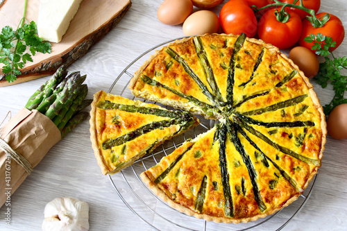 Delicious asparagus and bacon quiche