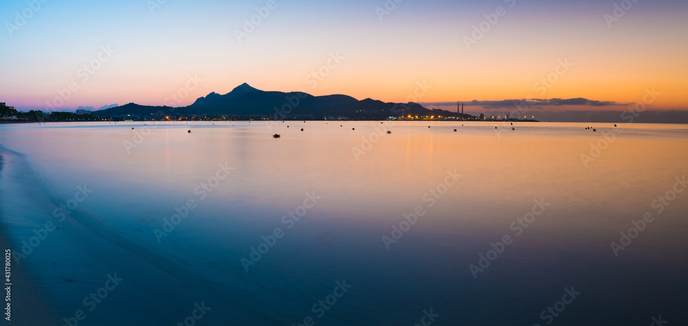 Fototapeta premium Sunset on sea panorama