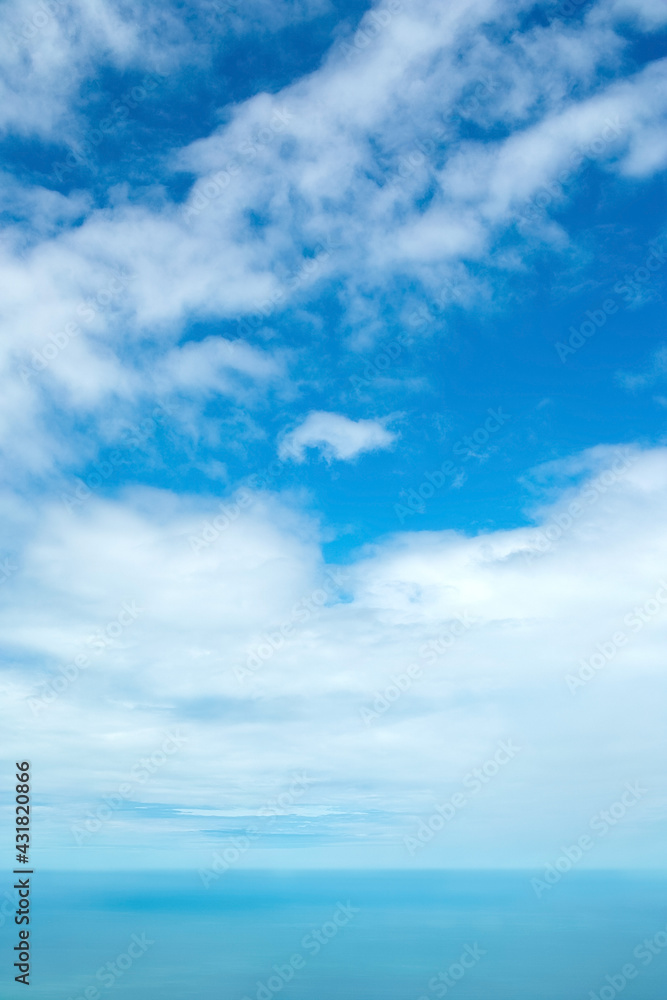Obraz premium 海 水平線の向こうの空