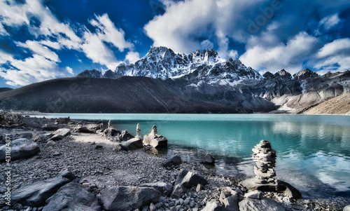 Fotografi Gokyo Lake with bright blue sky, Himalayas, Nepal