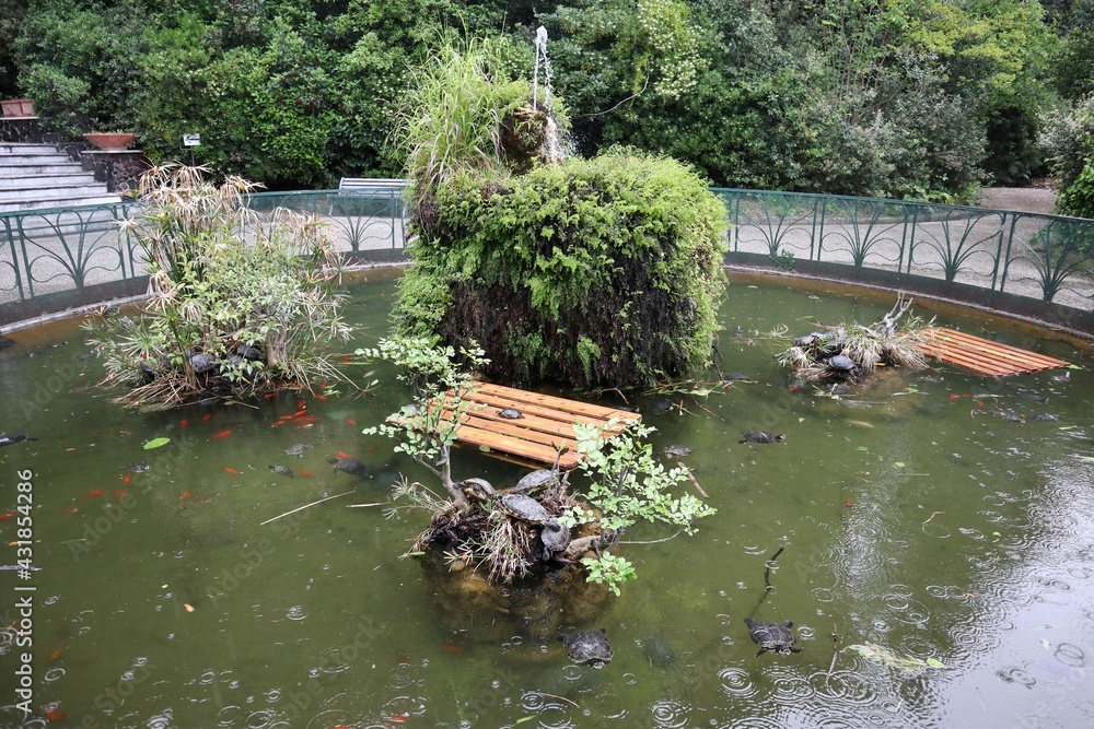 Napoli - Fontana del parco di Villa Floridiana