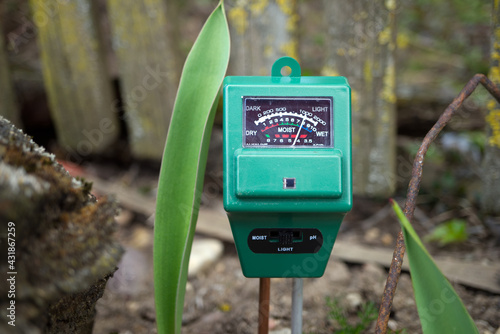 Agricultural meter to measure the moisture content photo