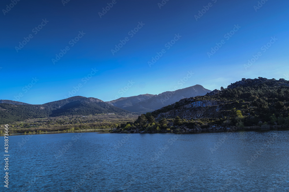 krajobraz góry jezioro woda zieleń natura