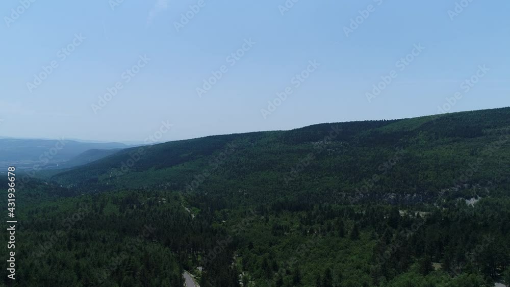 Paysages autour du Mont Ventoux en Provence en France vue du ciel Paysages autour du Mont Ventoux en Provence en France vue du ciel