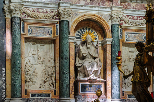 The Column of the Immaculate Conception, is a nineteenth-century monument depicting the Blessed Virgin Mary, located in Piazza Mignanelli and Piazza di Spagna. Rome, Italy. photo